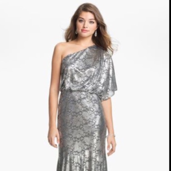 Adrianna Papell Dresses & Skirts - Adrianna Papell Collection One Shoulder Dress